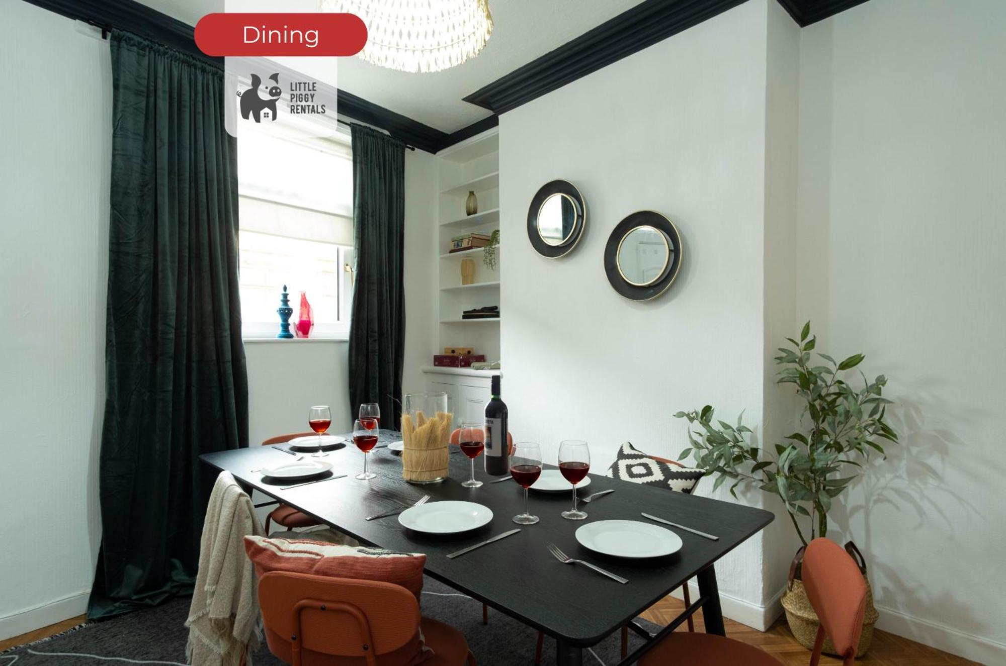 2 Bedroom By Littlepiggyrentals Short Lets & Serviced With Wi-fi, Free Parking & Outdoor Area Appartement Leicester